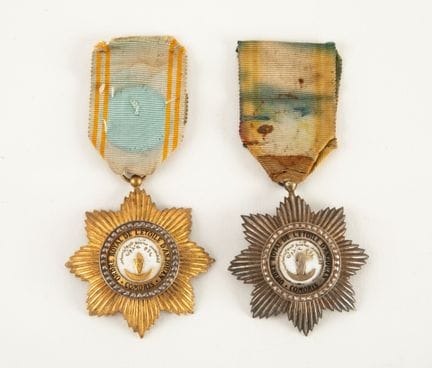 Set aus zwei Varianten des Königlichen Sternordens