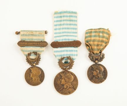 Interessantes Set aus drei Levant-Medaillen, zwei 