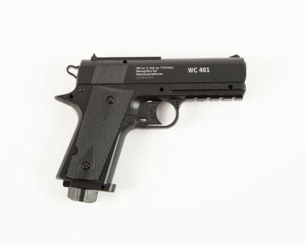 Pistola a pallini CBC modello WC401, fabbricata a 