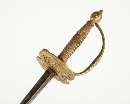 Epée de Cour fin XVIII°, lame triangulaire à trois