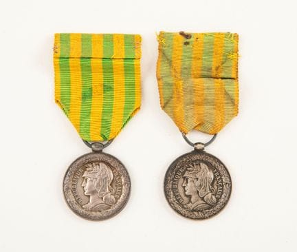 Zweier-Set chinesischer Medaillen von 1883–1885, r