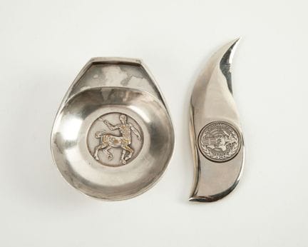 ERCUIS 
Ablage aus versilbertem Metall mit Zentaur