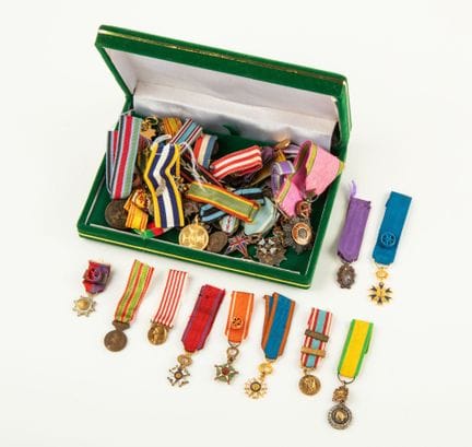 Interessantes Set mit etwa 40 Abbildern französisc