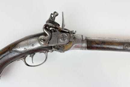 Exceptionnel pistolet à silex à répétition, conçu 