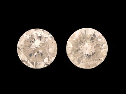 2 brillanti per un totale di circa 0,73 ct, bianco
