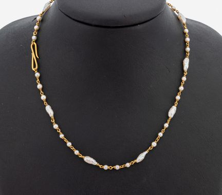 18 kt gold pearl-necklace , YG 750/000, alternatin