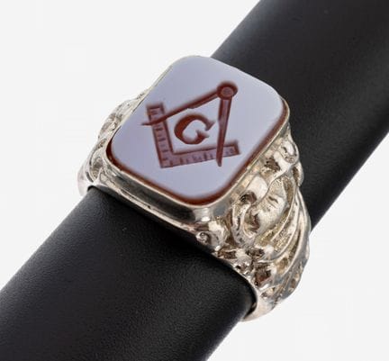 Anillo con sello de ágata en capas, plata, placa r
