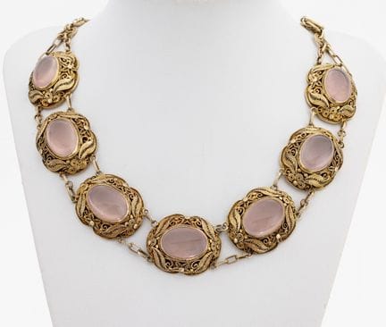 Collar de cuarzo rosa, China, décadas de 1950 y 19