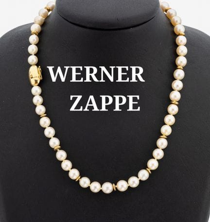 WERNER ZAPPE pearl-necklace with 18 kt gold clasp 