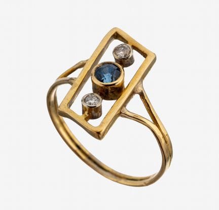 Anillo de oro de 18 quilates con zafiro y diamante