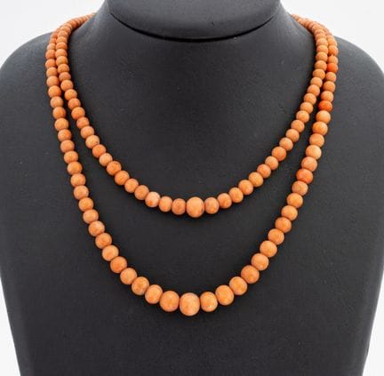 Collar de coral, Italia, hacia 1900, con perlas de