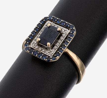 18 kt gold sapphire-diamond-ring , YG 750/000, cen