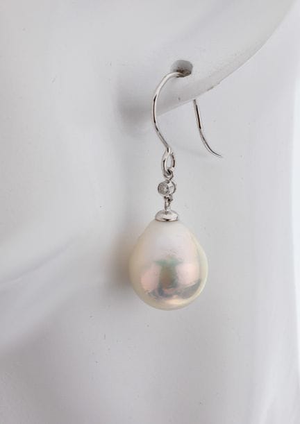 Pair of 18 kt gold STEPHAN HERMANN pearl- brillian
