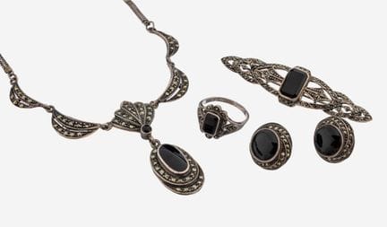 Marcasite-onyx-lot , silver 925, comprised of: 1 r