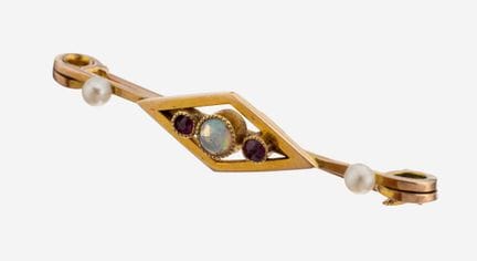 9 kt and 15 kt gold Art Nouveau coloured stone-pea