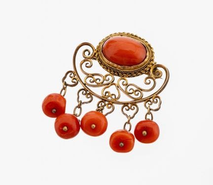 Broche de coral, hacia 1890, plata chapada, parte 