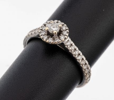 18 kt gold brilliant-ring , WG 750/000, 30 brillia