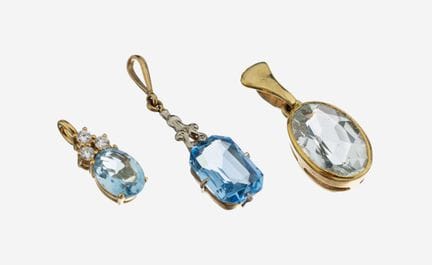 Lot 3 gold coloured stone-pendant , 1 x YG 585/000