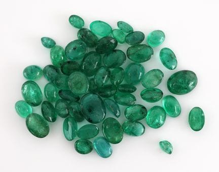 Lotto di smeraldi sfusi, per un totale di circa 25