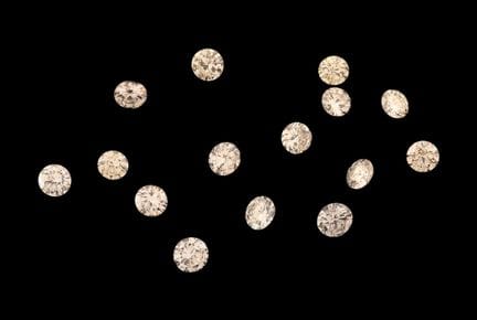 Lotto 15 diamanti sciolti, per un totale di circa 