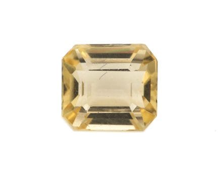 Skapolite sciolta, circa 2,40 ct, taglio a gradini