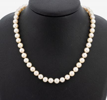 Pearl-necklace , endless, cultured akoya pearls, d