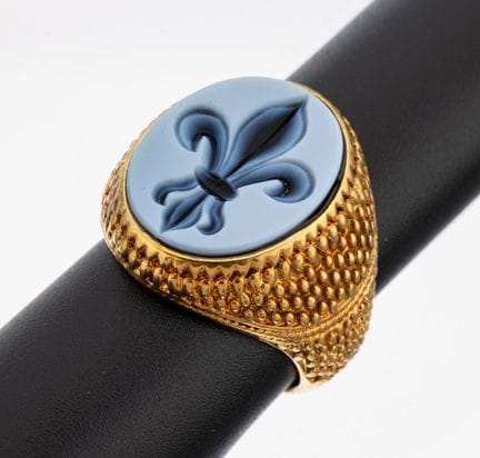 Layer agate-signet ring , silver gilt, oval layer 