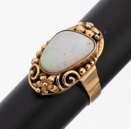 14 kt gold opal-ring , YG 585/000, ring headpierce