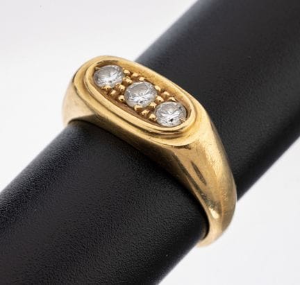 Anillo de oro de 18 quilates con diamantes, GG 750