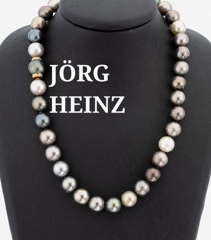Pearl-necklace with 18 kt gold JÖRG HEINZ brillian