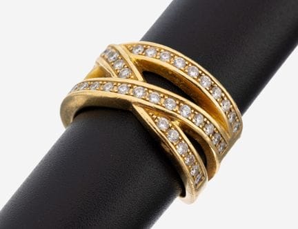 Bague en or 18 carats sertie de brillants, poinçon