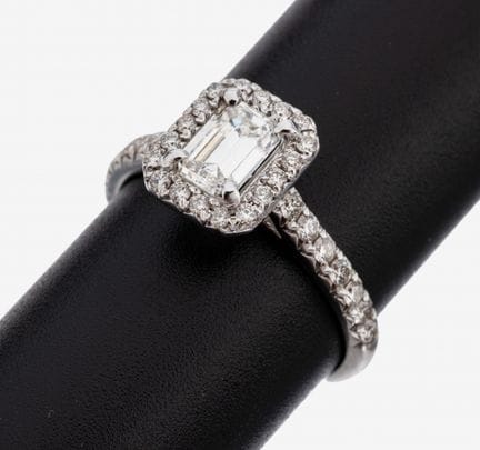 18 kt gold diamond-ring , WG 750/000, centered dia