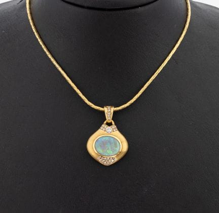 18 kt gold opal-diamond-pendant , YG 750/000, sati