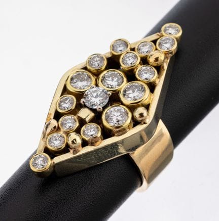 Bague en or 14 carats sertie de brillants, poinçon