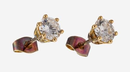 Paire de boucles d'oreilles en or 14 carats sertie