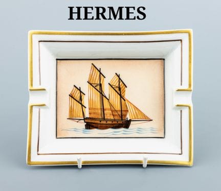 HERMES ashtray , porcelain, presentation of a thre