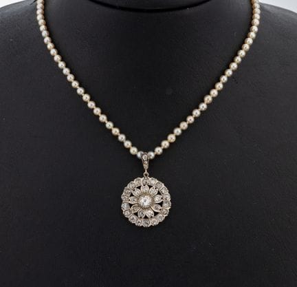 Pearl-necklace with diamond-pendant , pendant silv