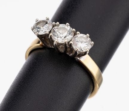 Bague en or 14 carats sertie de diamants, GG/WG 58