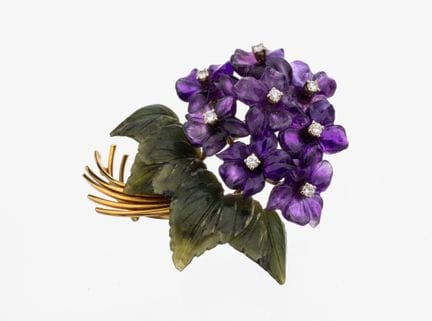 18 kt gold violet brooch, 1950s , YG 750/000, leav