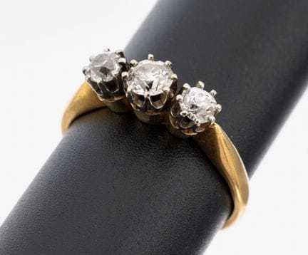 18 kt gold diamond-ring, 1920s , YG/WG 750/000, 3 