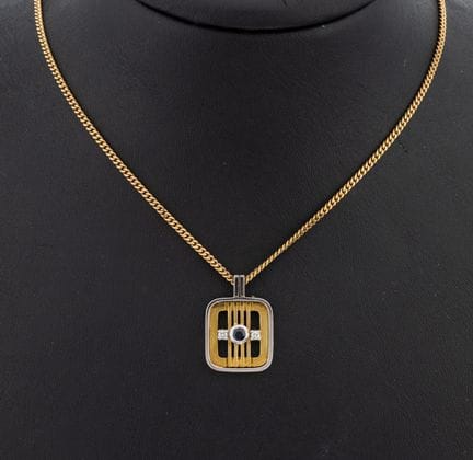 Pendentif en or 18 carats avec saphirs et diamants