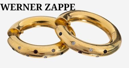 Paire de créoles WERNER ZAPPE en or 18 carats, orn