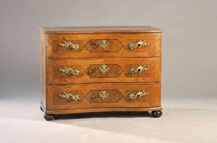 Cómoda barroca, hacia 1740/50, chapado de nogal, 3