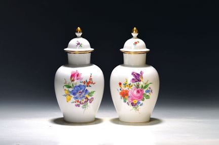Par de jarrones con tapa, Meissen, década de 1970,
