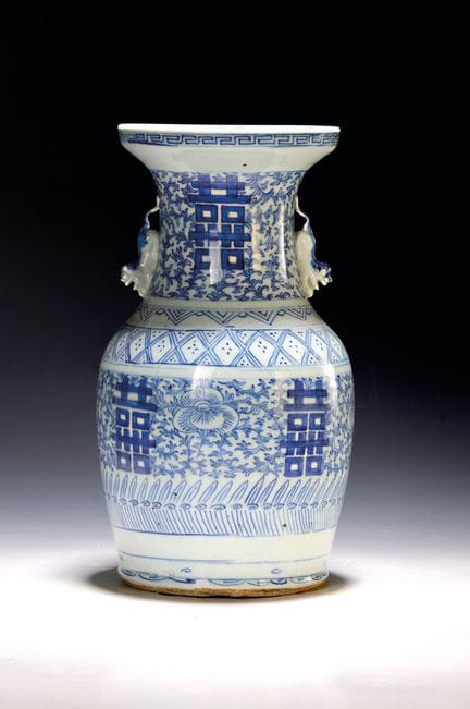 Jarrón, China, hacia 1860, porcelana, pintura azul