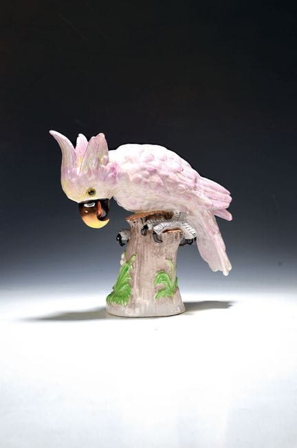 Figura de porcelana inspirada en el estilo de Meis