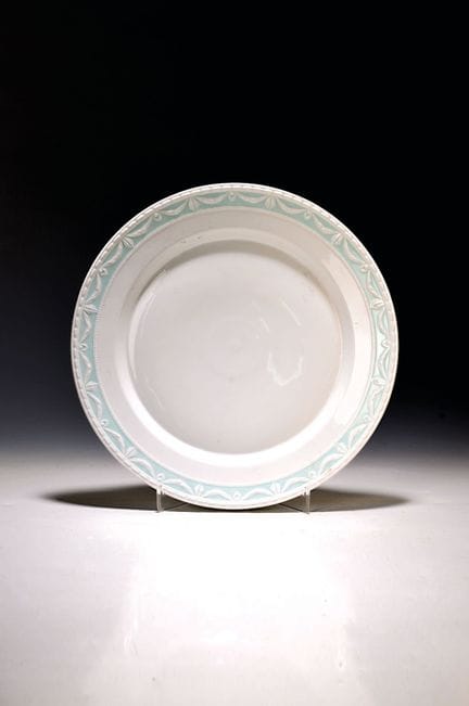 Assiette ronde, motif « Kurland » avec bordure ver