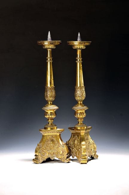 Par de candelabros de iglesia o de altar, siglo XI