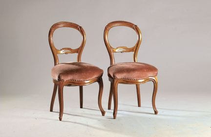 5 sillas tapizadas en púrpura, hacia 1870, de made
