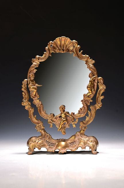 Espejo de mesa de estilo histórico, primera mitad 